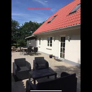 Billund - Assengaard Bed & Breakfast Give