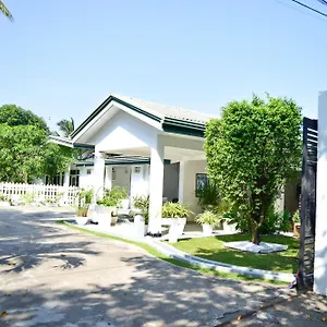 The Bamboo Tree Transit Guest house Katunayake
